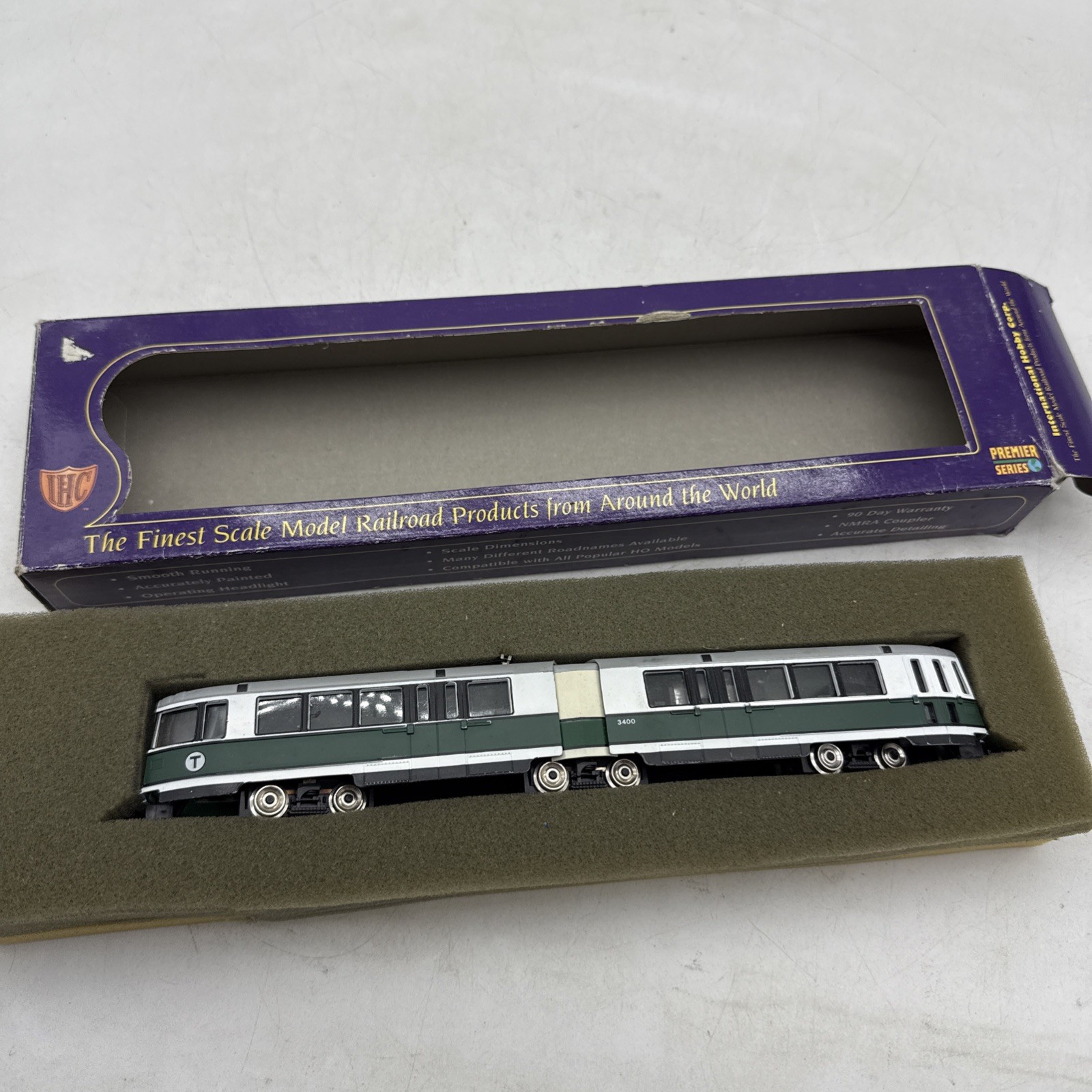 IHC HO Scale Boeing Vertol LRV Articulated Trolley – Boston MBTA