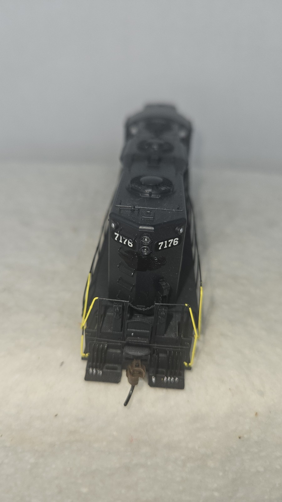 Athearn Genesis HO Scale Locomotive Train GP-9 #7176 DCC fitted – Please read