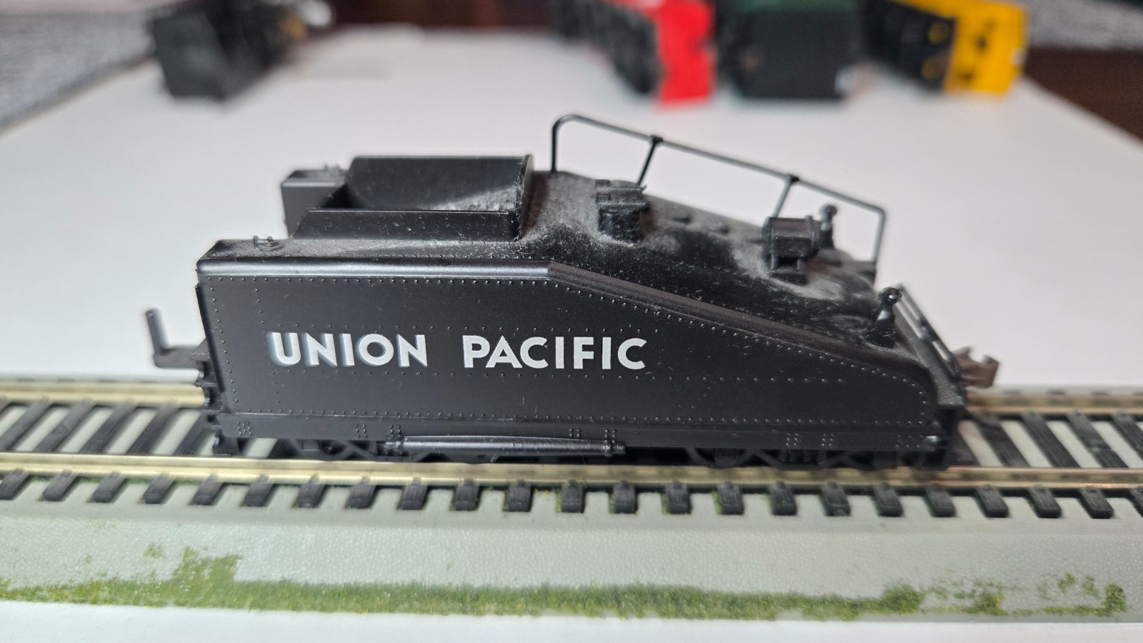 HO Bachmann #4432 0-6-0 Steam Loco-w/Light,Tender, & Cars-DC-Runs Good