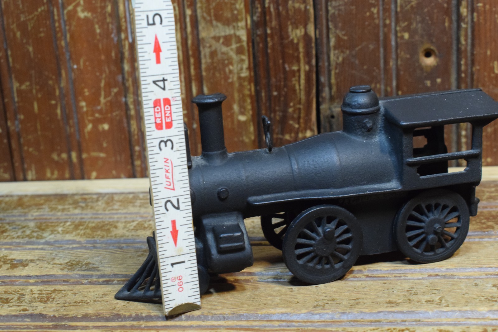CAST IRON STEAM LOCOMOTIVE 8″ LONG FIGURAL INTERIOR HOME DECOR RAILROAD ENGINE