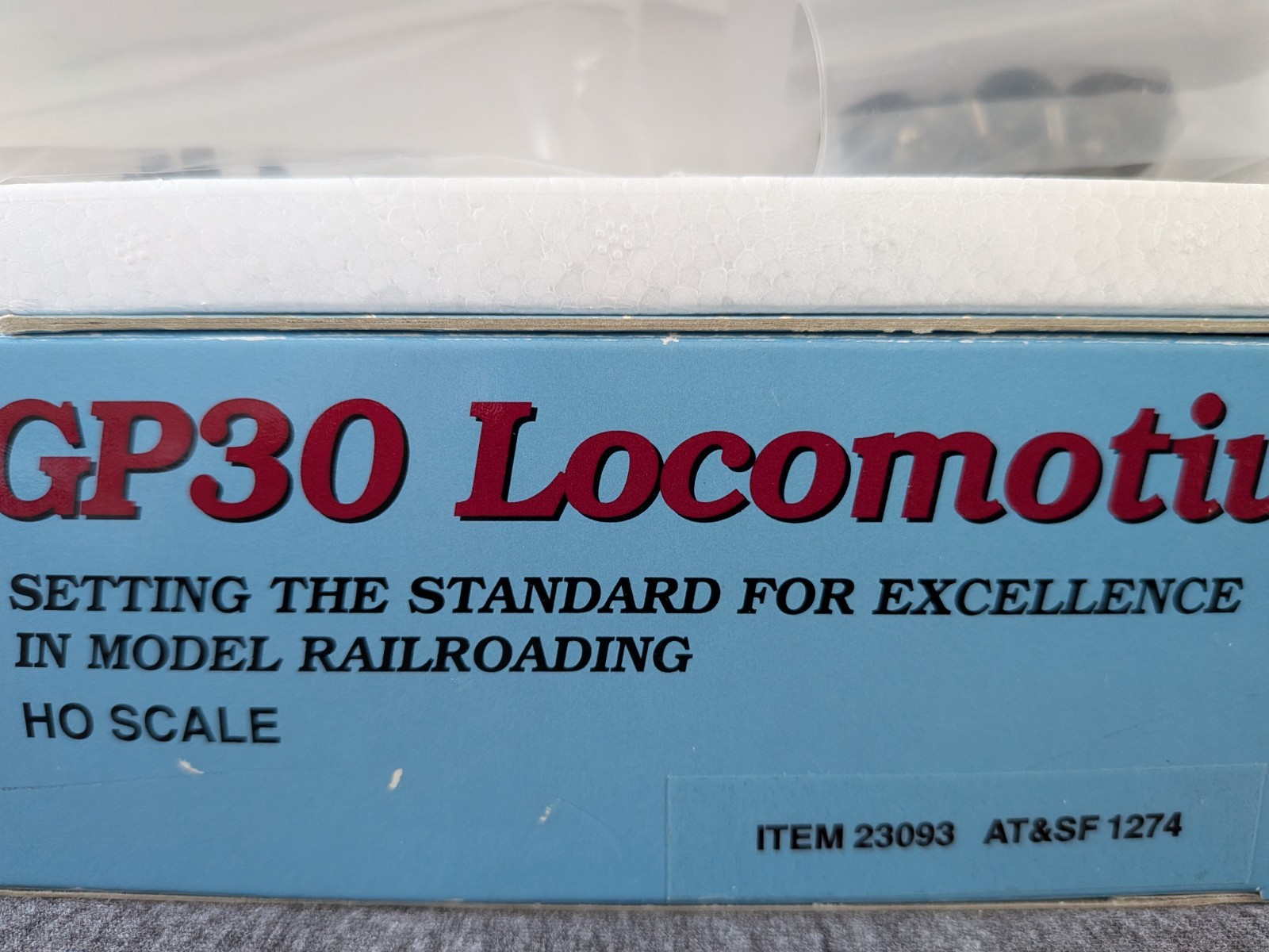 Proto 2000 HO GP30, Santa Fe #1274, Item #23093, DC Analog.
