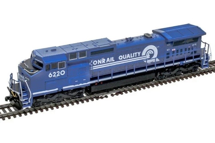 Atlas HO Scale ~ Master Silver ~ GE Dash 8-40CW ~ DC ~ Conrail #6215 ~ 10004485