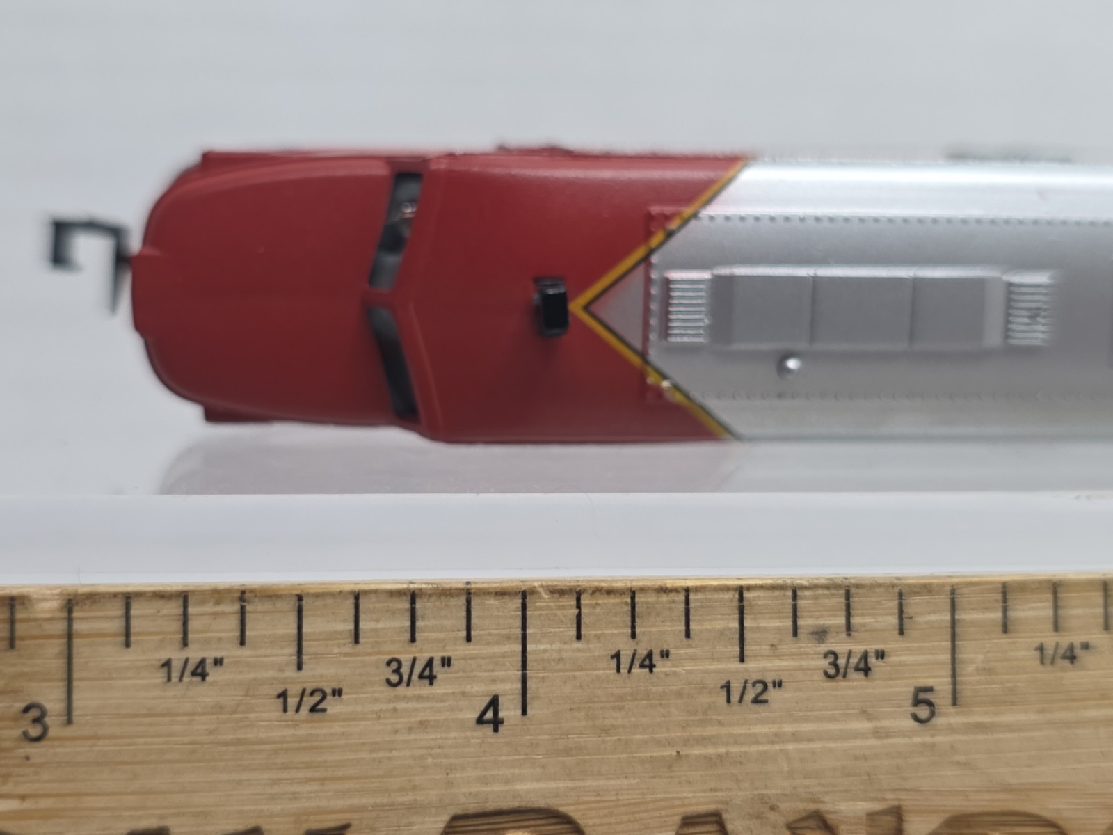 Con-Cor Japan N Scale Santa Fe PA-1 Diesel Locomotive ATSF Runs Well Read Desc.