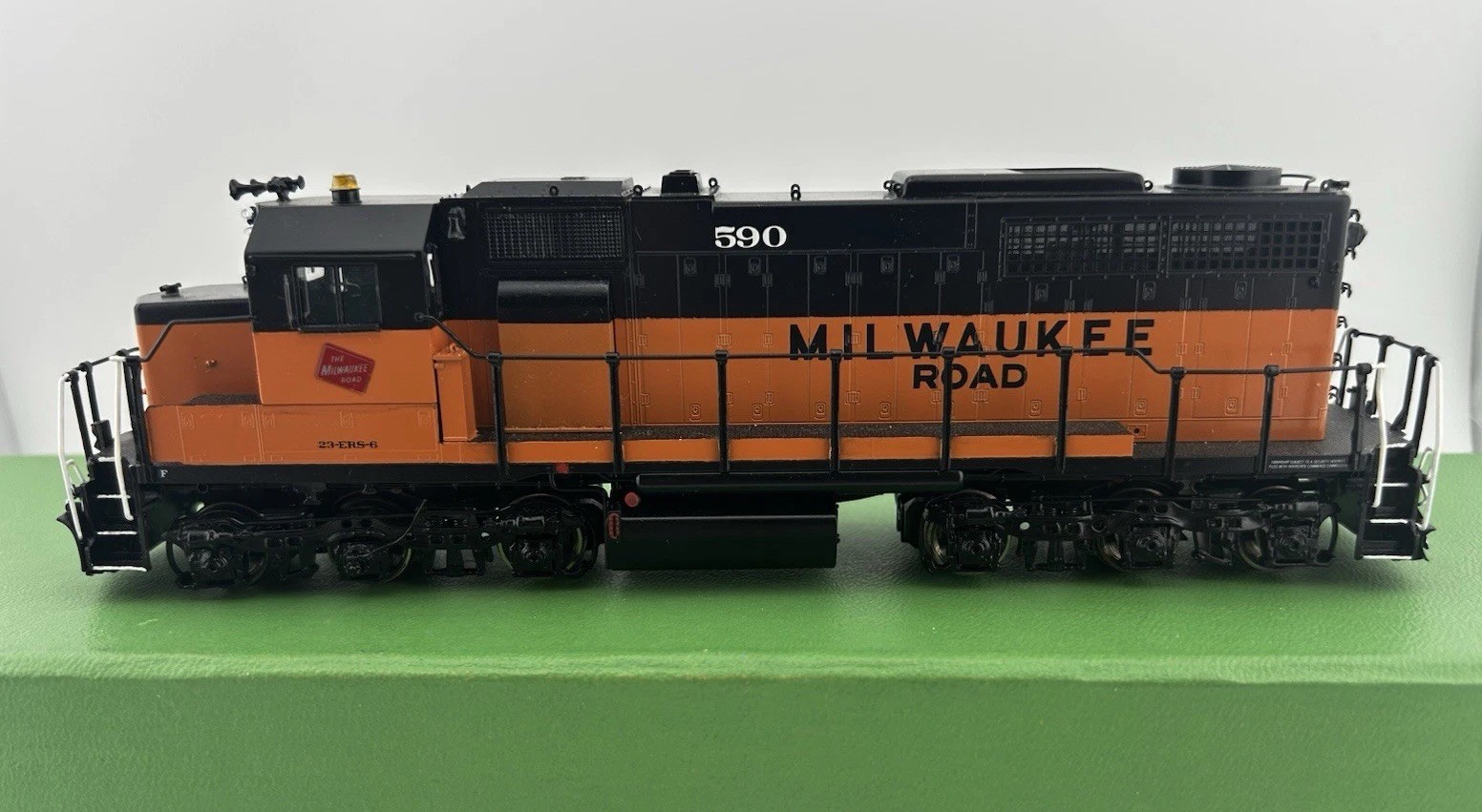 HO Brass Overland Models OMI-5119.1 Milw Rd. SDL39 Diesel Locomotive #590