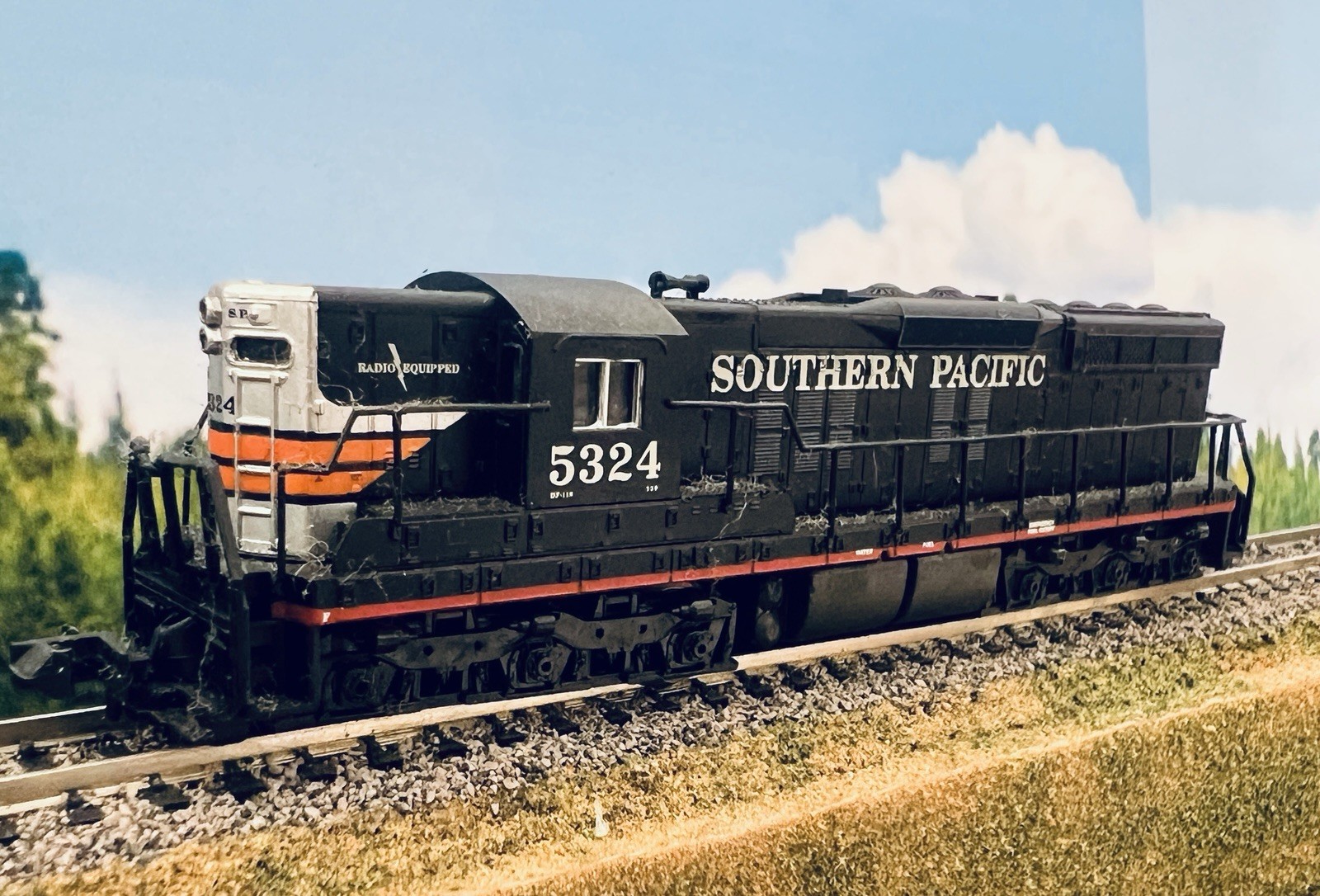 N Scale Life-Like 7729 EMD SD 7 SP Locomotive Black Widow #5324 (Tested) Engine