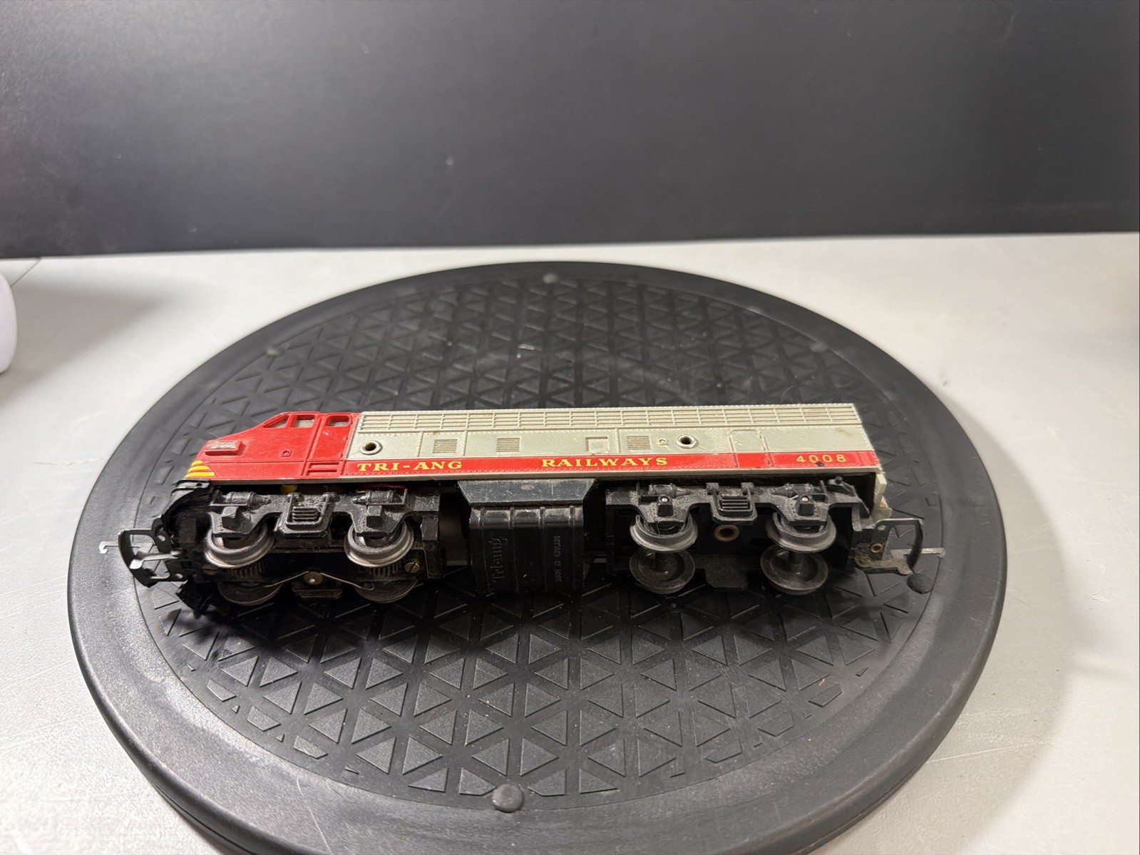 Tri-ang HO Scale Diesel Engine Tri-Ang Railways #4008 Dummy F.19