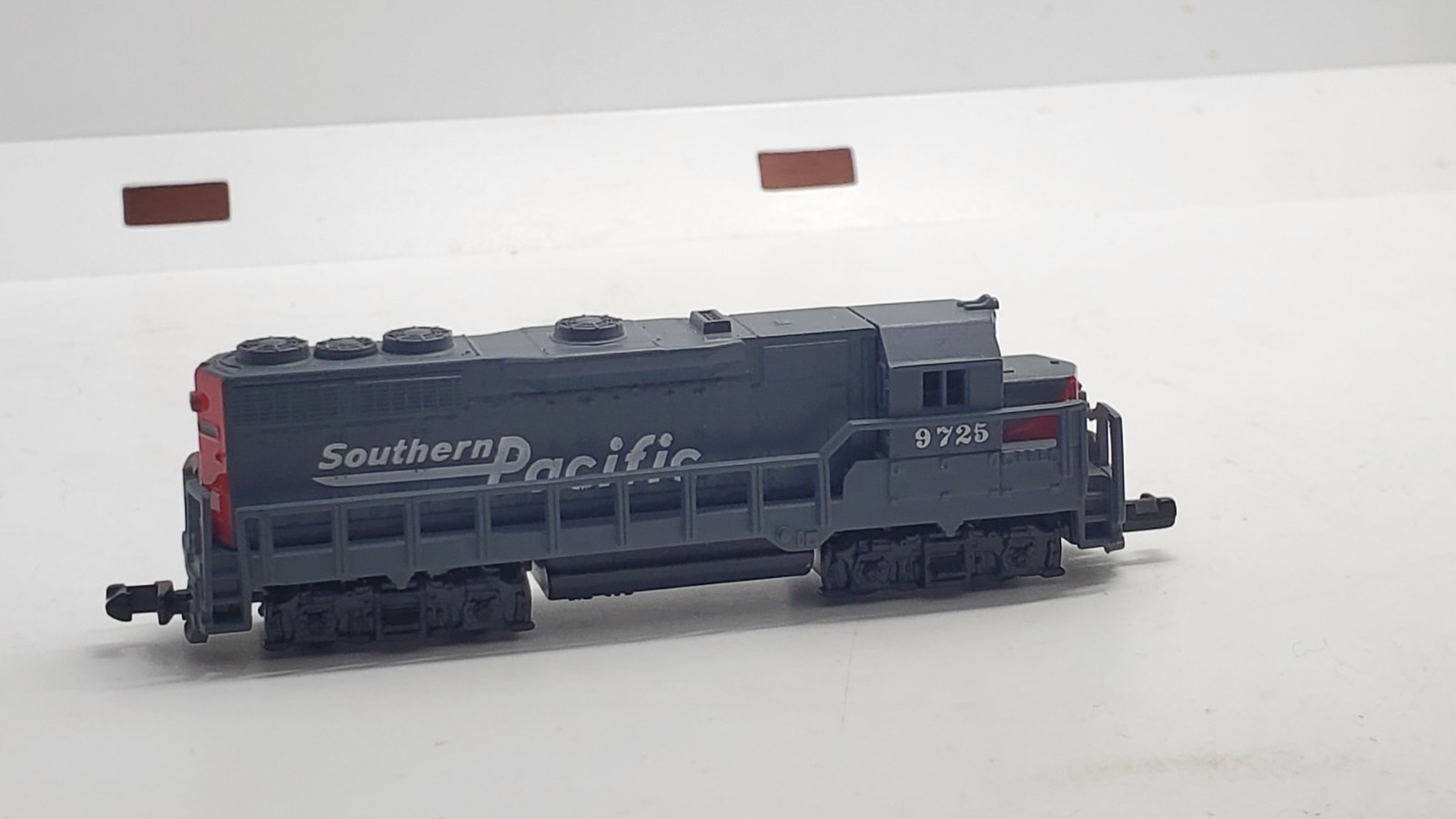 Southern Pacific 9725 N Gauge Locomotive