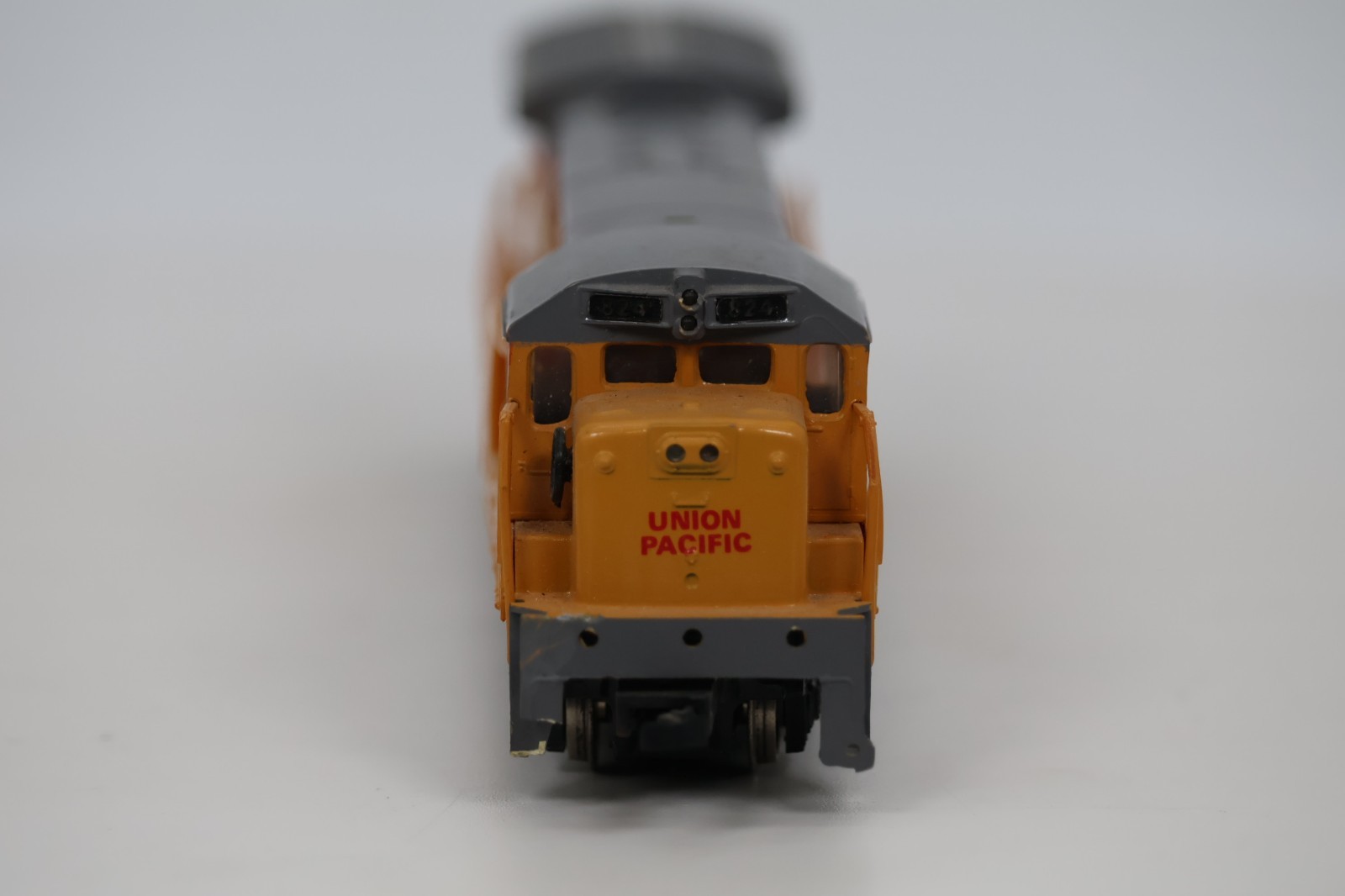 Bachmann HO Union Pacific GE U36B 0625 Diesel Locomotive No. 824 1:87 Scale