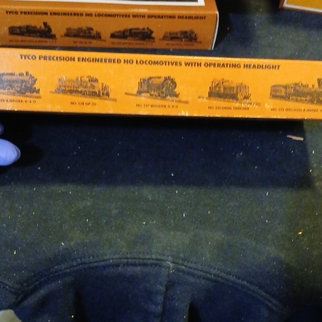 TYCO HO Scale Diesel Locomotive 1776 Operating Headlight White Blue Red