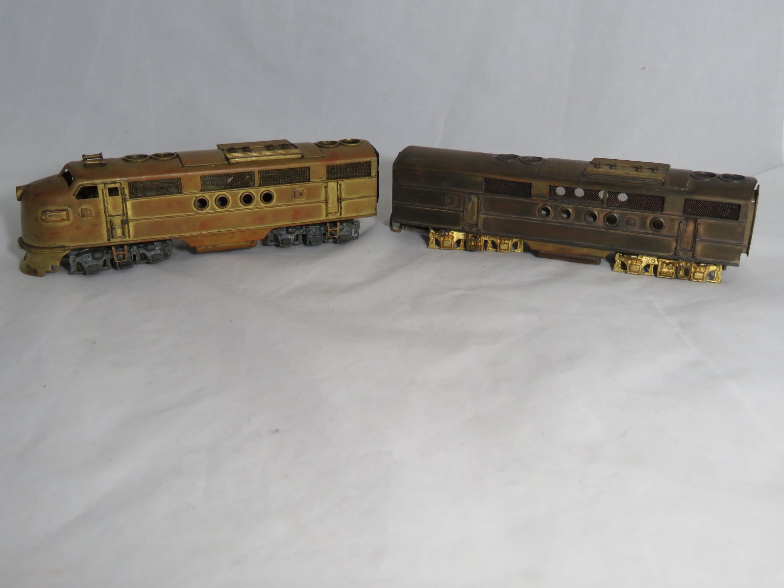 Tenshodo Brass HO Scale A&B Diesel (A) Untested (B) Missing Trucks and Wheels