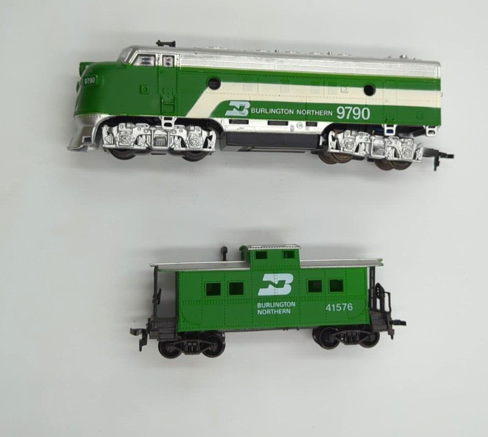 HO Life-Like BN Burlington Northern F7 Diesel 9790 w/ Caboose 41576 – Tested