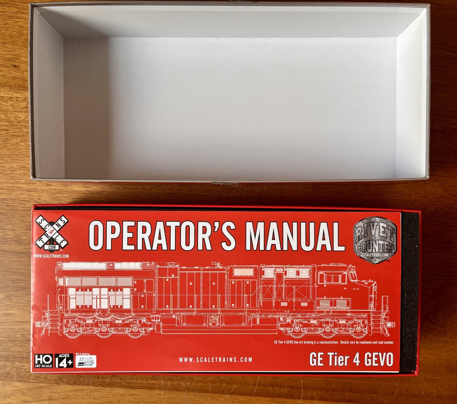 ScaleTrains Rivet Counter HO Scale GE Tier 4 GEVO CSX ET44AH #3290 – Model Train