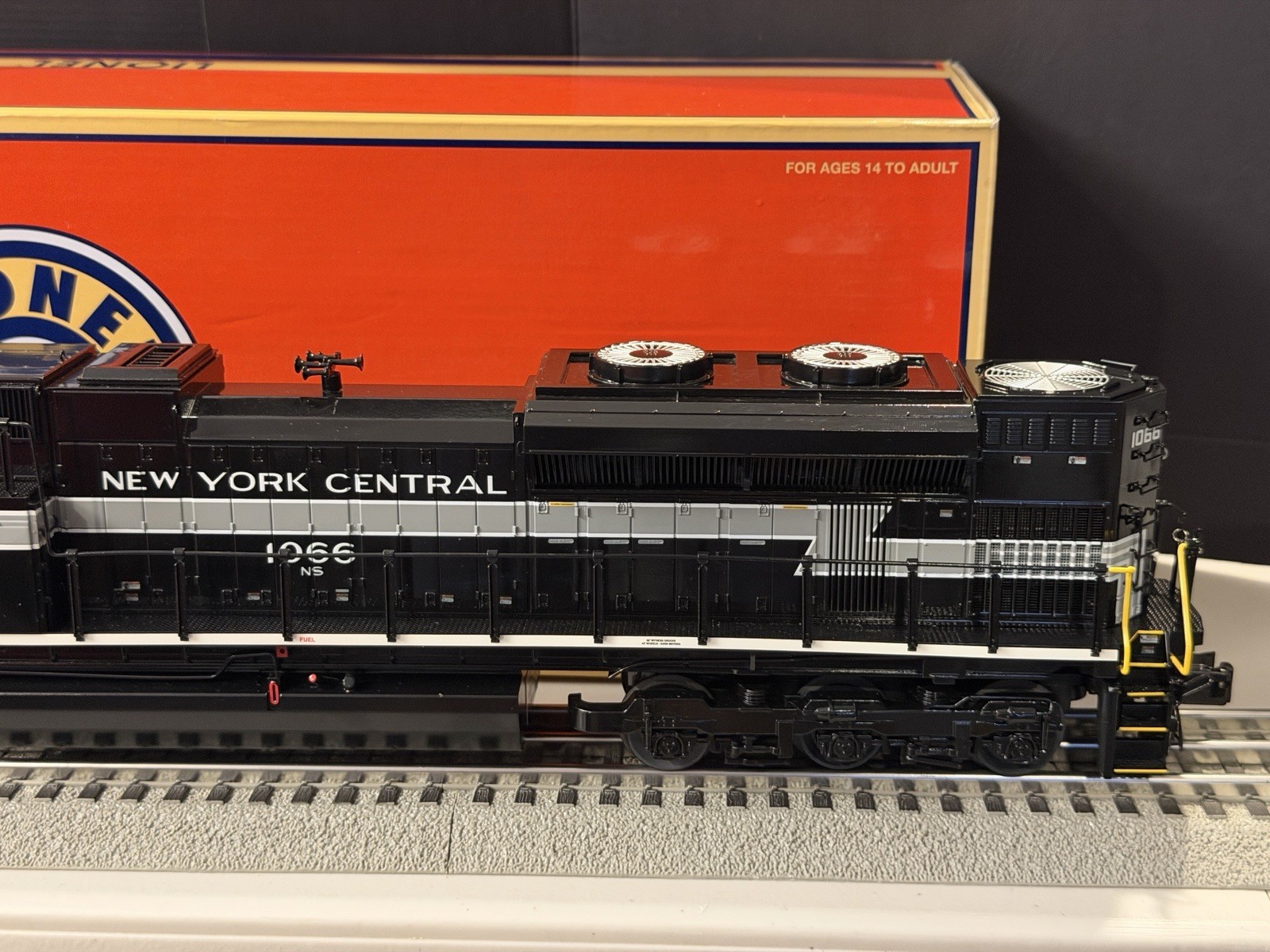 Lionel O-Scale 2433080 Legacy SD70ACE New York Central Diesel Locomotive #1066