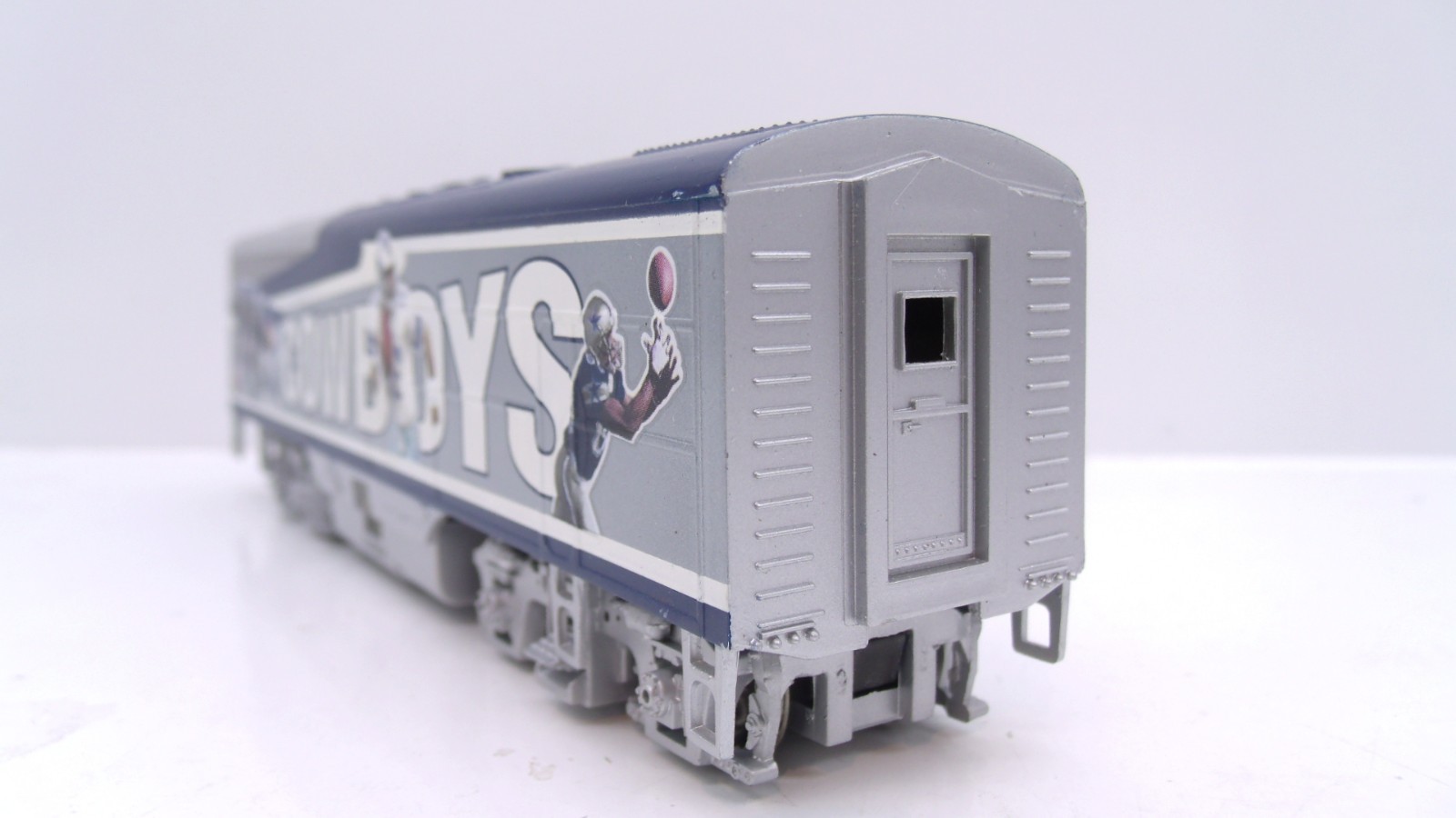 Bachmann Hawthorne HO Cowboys Football Dummy F7 B-unit Diesel Locomotive READ