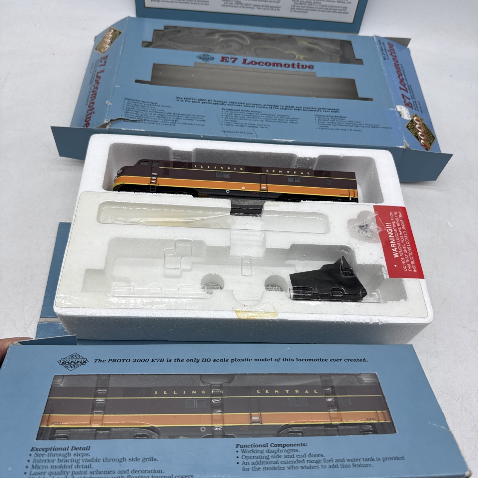 Proto 2000 HO Scale A/B Illinois Central IC #4000 E7 DC Powered Locomotive