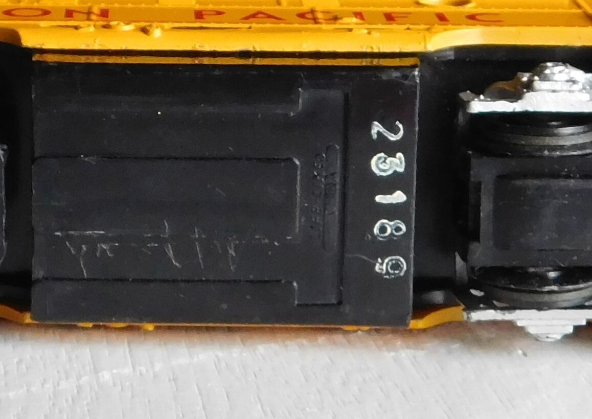 Life-Like F7P Diesel Locomotive ~ UNION PACIFIC ~ Rd# 1400 – Runs well – HO