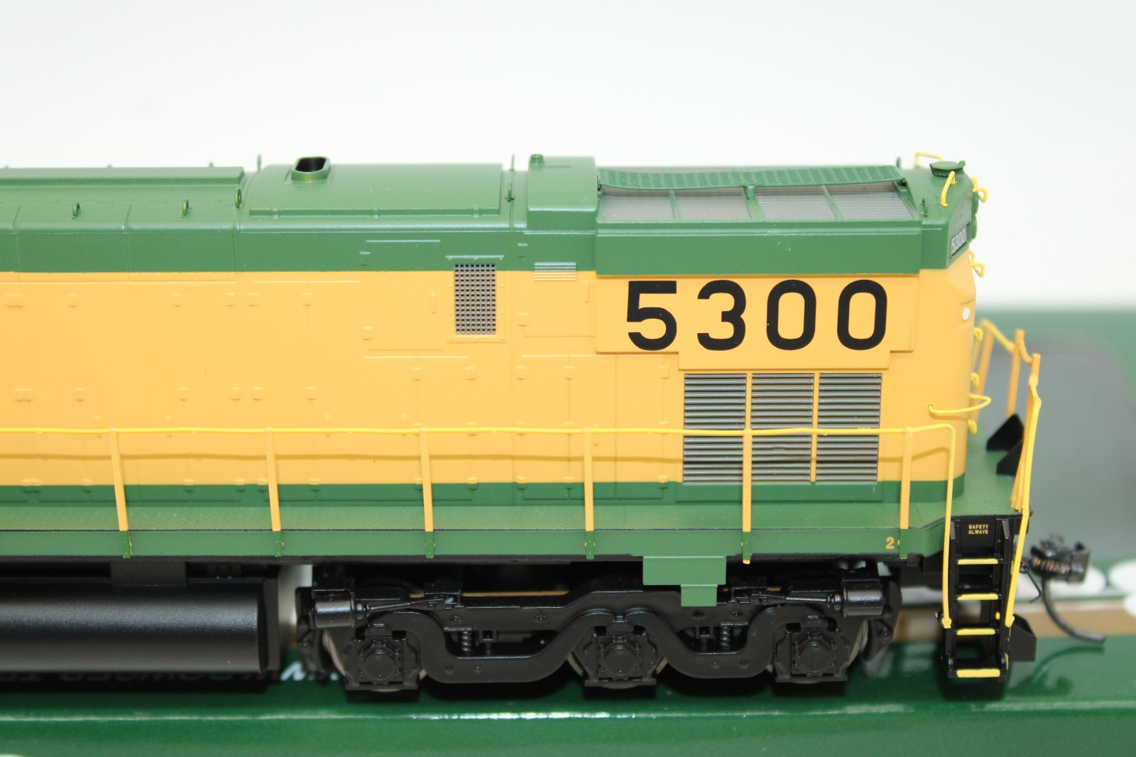 Bowser HO Scale Reading Rocket Alco C630 Diesel Locomotive #5300 DCC Ready LED