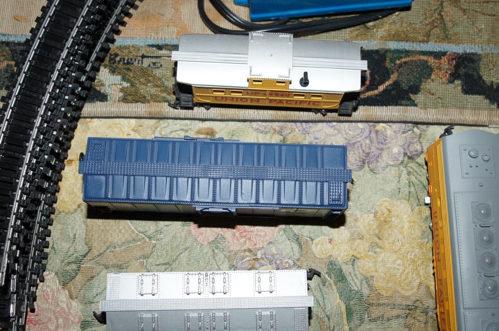 Vintage LIFE-LIKE Rail Chief Electric Train Set Union Pacific 4 Cars Ho Scale