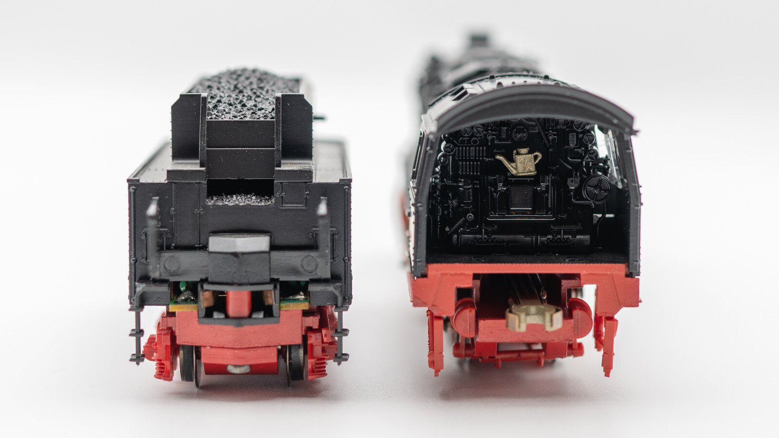 Roco 43351 HO Steam Locomotive DRG Class 44 1166 With Detachable Tender