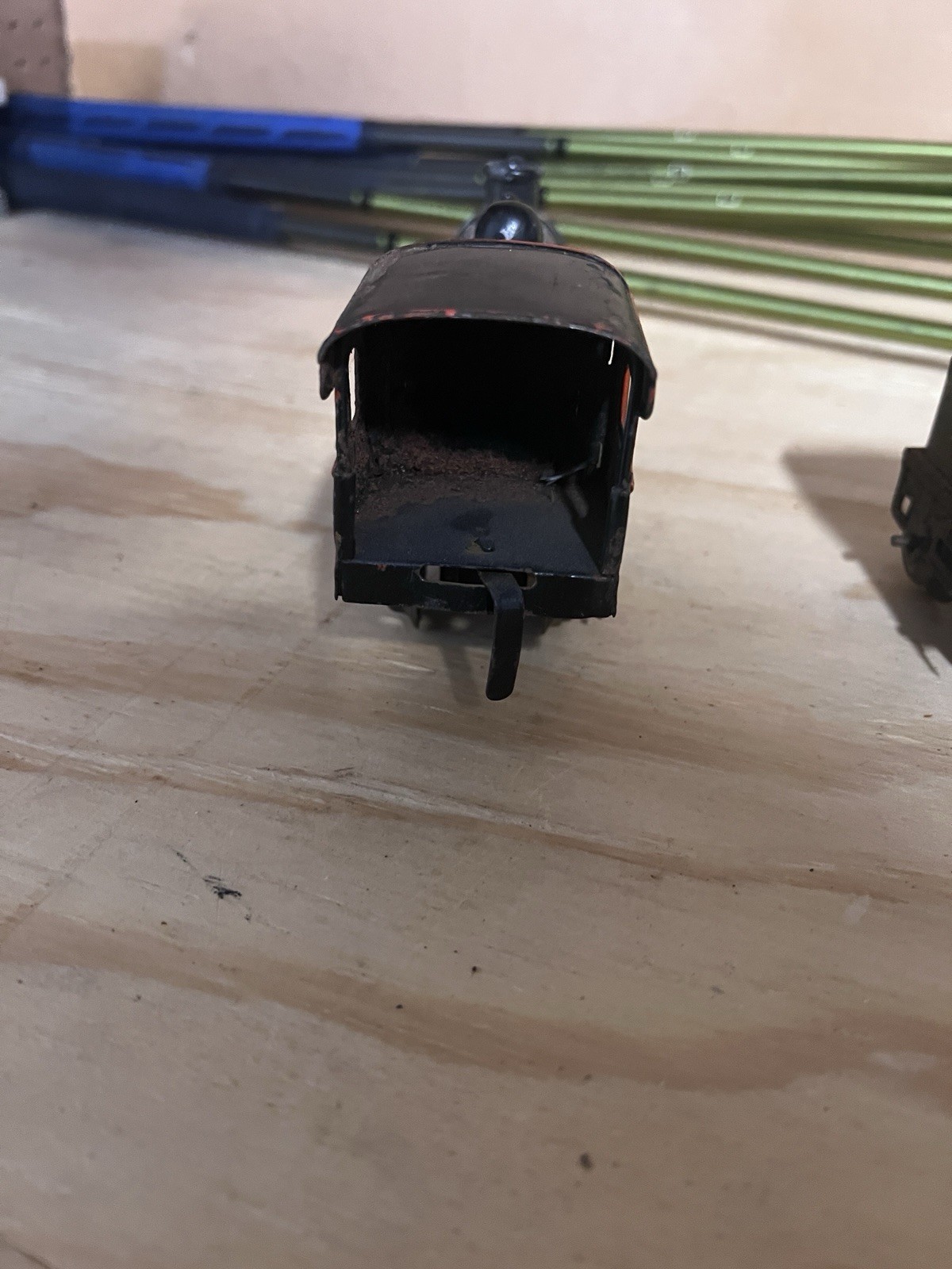 Vintage Bing Windup Locomotive And Cart / Stamped 4014 KT