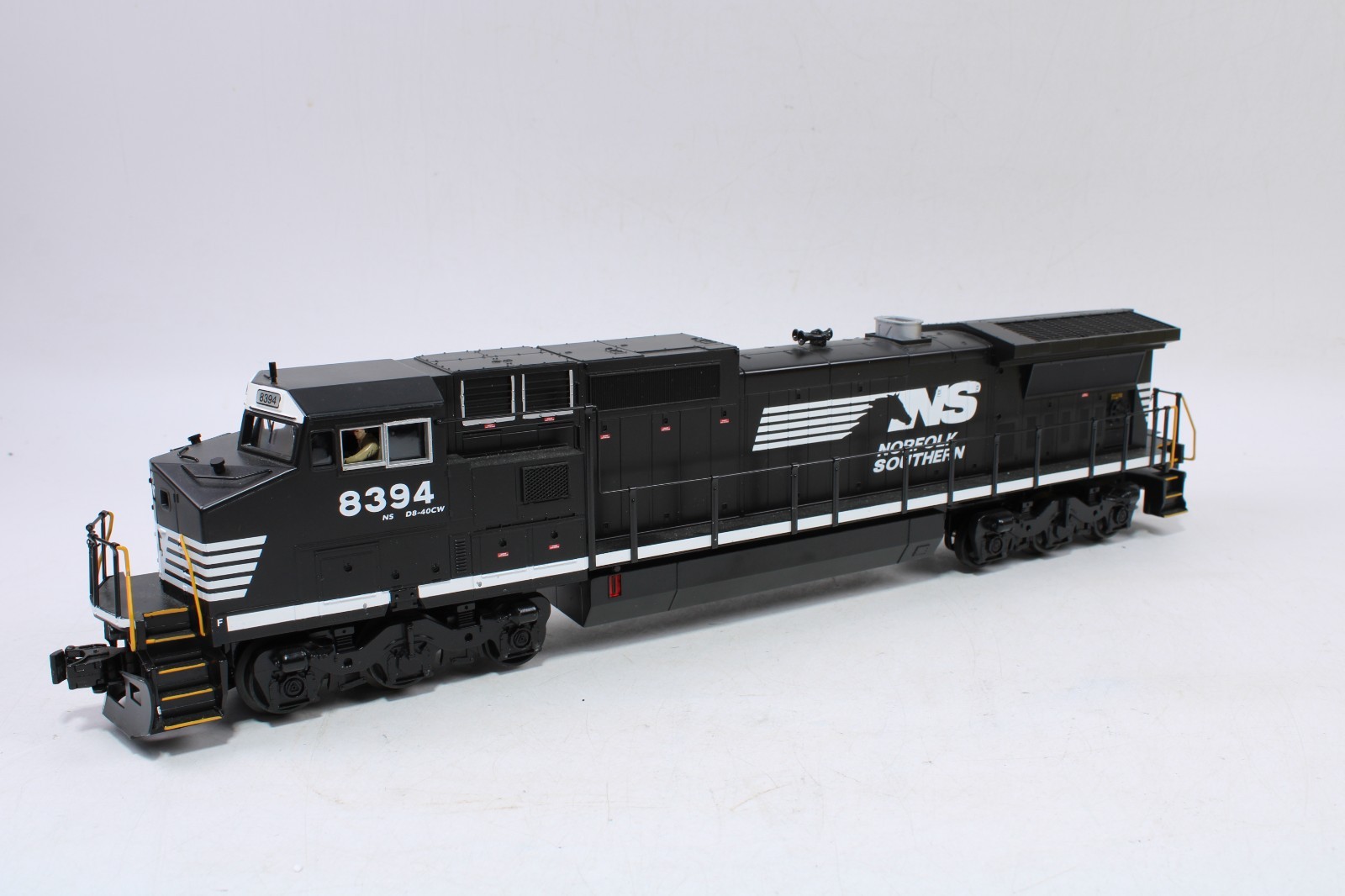 MTH 30-20000-3 O Gauge Dash-8 Diesel Engine Norfolk Southern Non-Powered Dummy