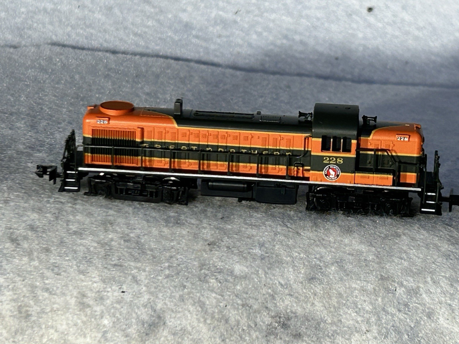 Colorful Atlas Classic Great Northern RR Alco RS-3 Loco N Gauge