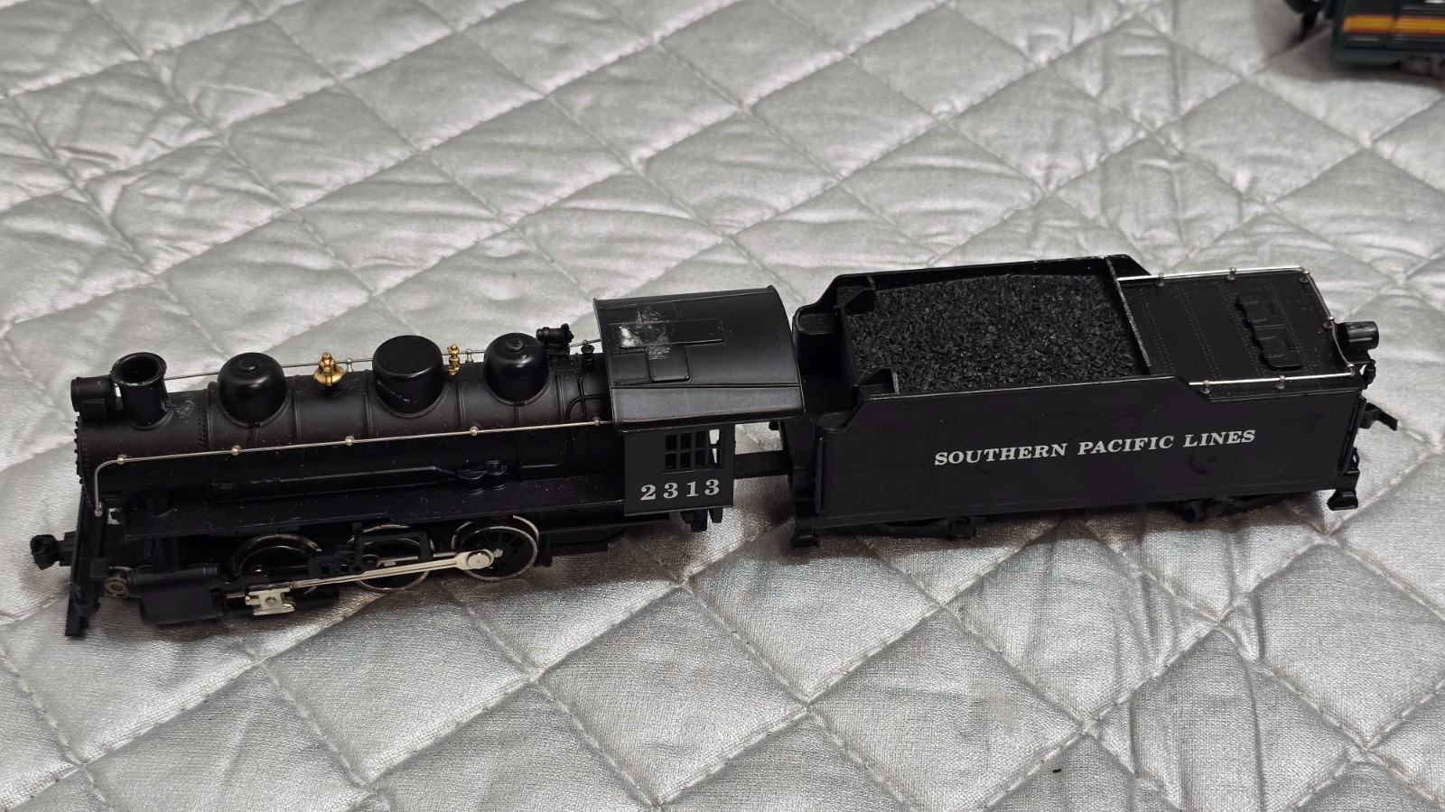 Bachman HO scale Engines Locomotive 2313 + Santa Fe Engine ATSF 32 – Lot of 2