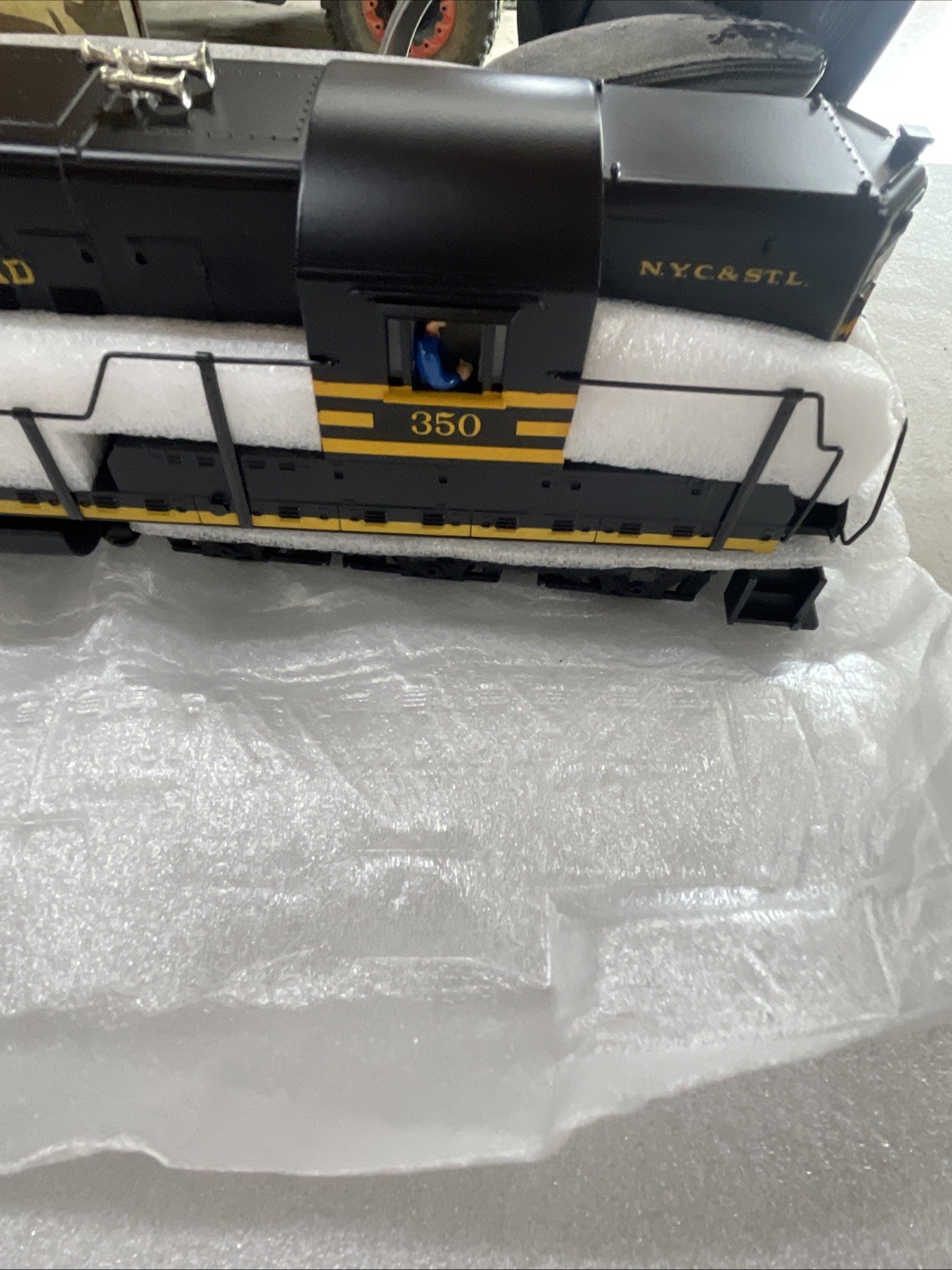 MTH MT-2110L Nickel Plate Road Cab No. 350 EMD SD-9 W/Proto OB Cab 350