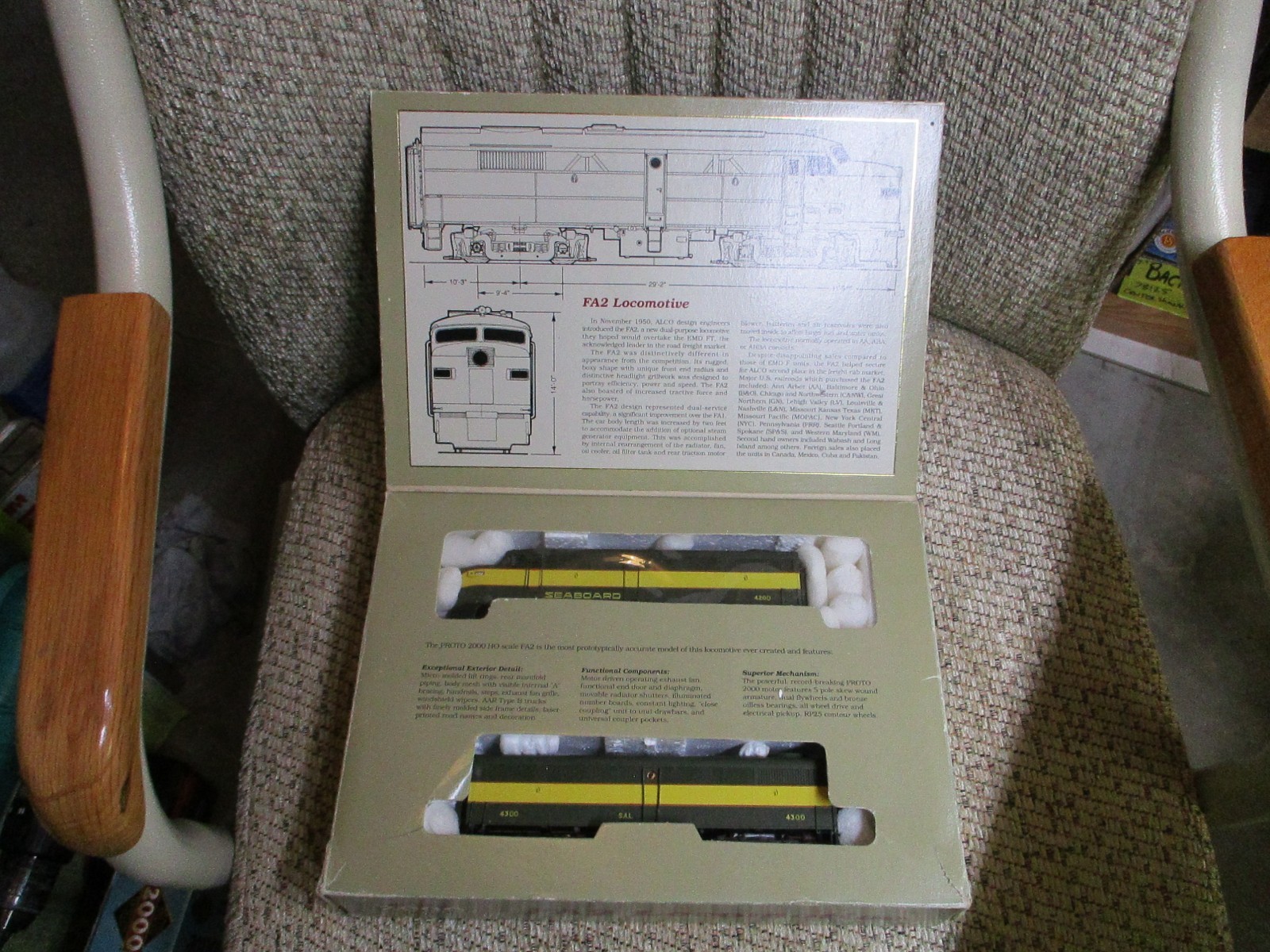 SAL 4200/4300 FA2/FB2,BOTH PWR’D,DC/DCC/SOUNDWEATHERED TRUCKS,PAINTED CREW,LED’S