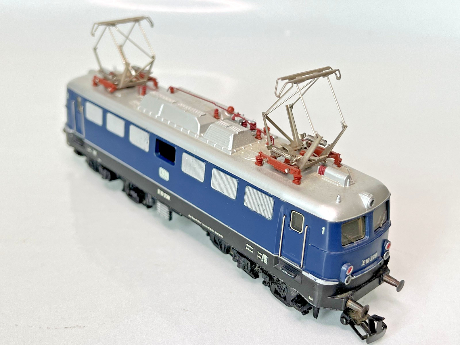 Marklin HO 1:87 Scale No. 3039 Deutsche Bahn DB E10 Locomotive