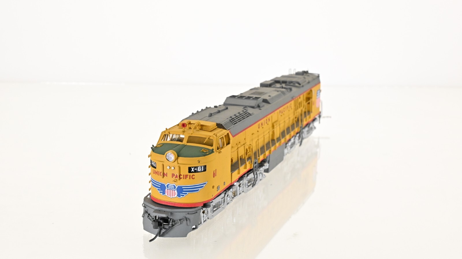 Overland Diamond Brass Veranda Turbine & GP9B & Tender Union Pacific HO scale