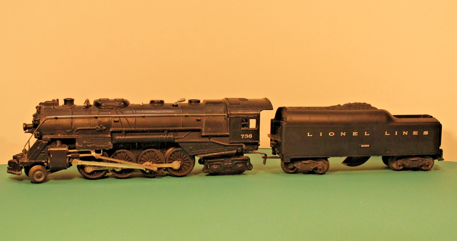 POST WWII LIONEL 736 BERKSHIRE STEAM LOCOMOTIVE & 2046W COAL TENDER, WORKS/RUNS