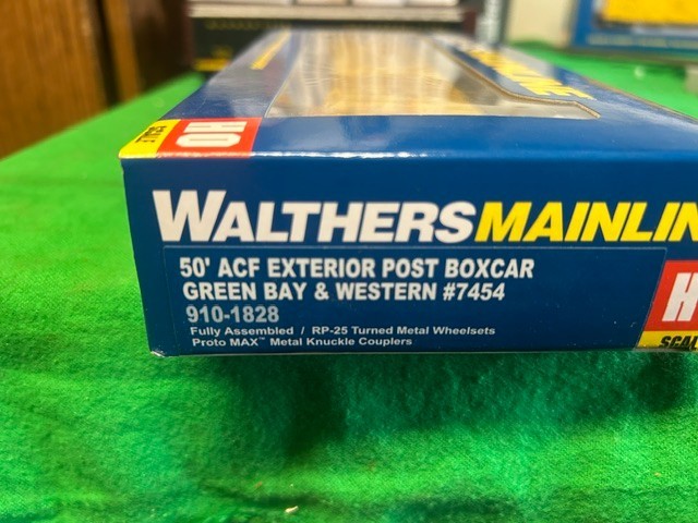 NCE Cab Controler, 1-Walthers Mainline EMD SD60M DCC w/LokSound – CP and CSX DCC