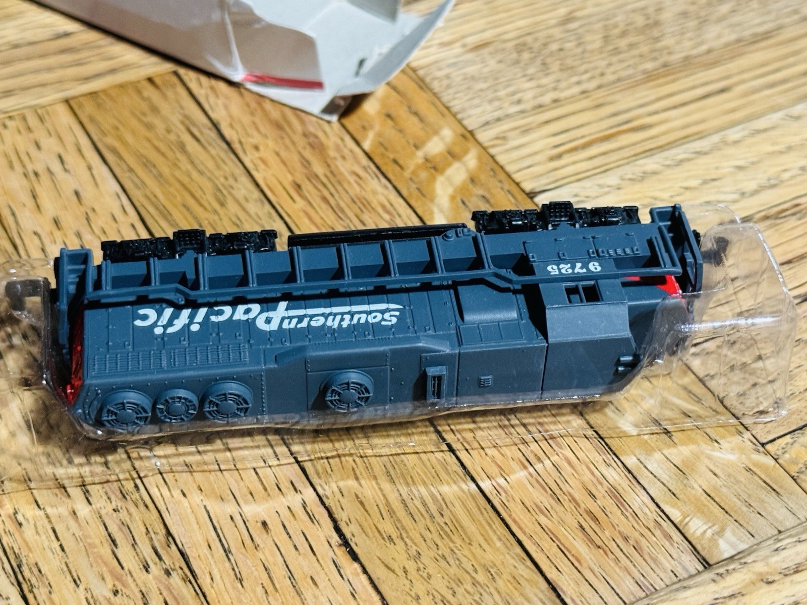 Southern Pacific Locomotive # 9725 Model Train No 418 High Speed N Scale w Box