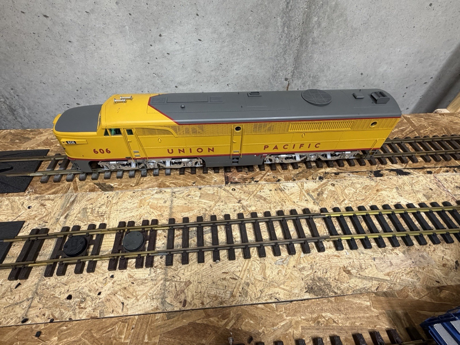 USA Trains G Gauge Union Pacific ALCO PA with Blunami and battery