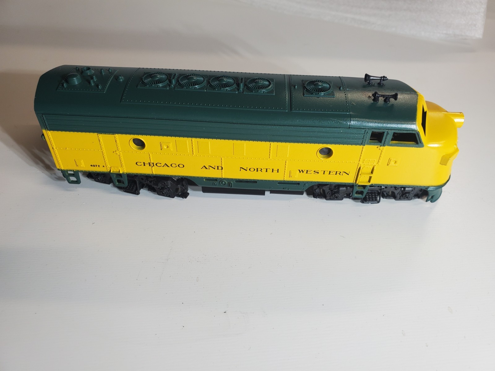 ho Athearn C & NW #4072 F7 Diesel Locomotive-w/Light & Box-Refurb-Runs Good