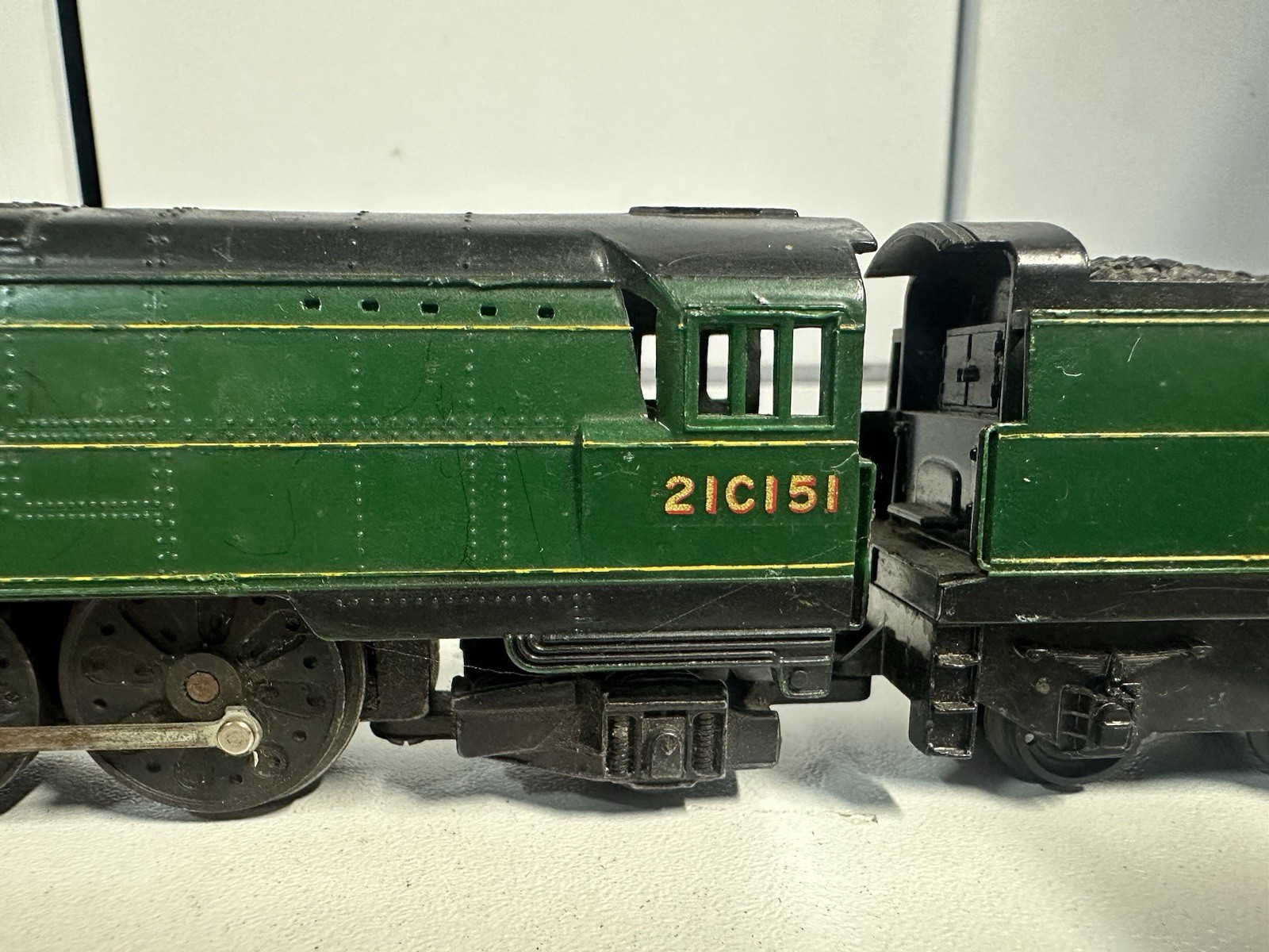 TRIANG BATTLE OF BRITAIN CLASS BR GREEN HURRICANE STEAM LOCOMOTIVE 21C151