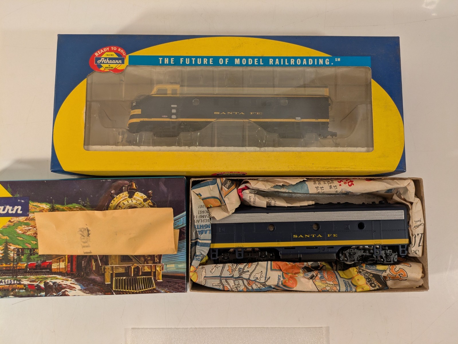 HO EMD F7A/F7B Set (Both Powered) ATSF Santa Fe DC NOS # 3204/80341