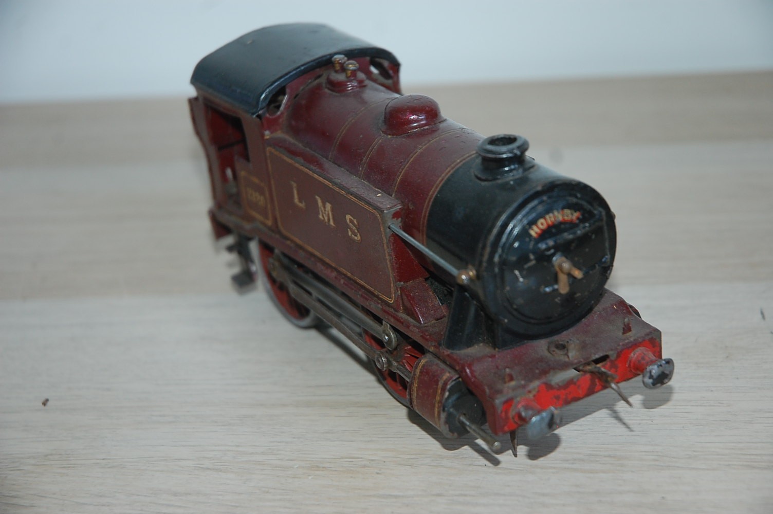 HORNBY O GAUGE CLOCKWORK No 1 SPECIAL TANK LOCOMOTIVE IN RED LMS LIVERY