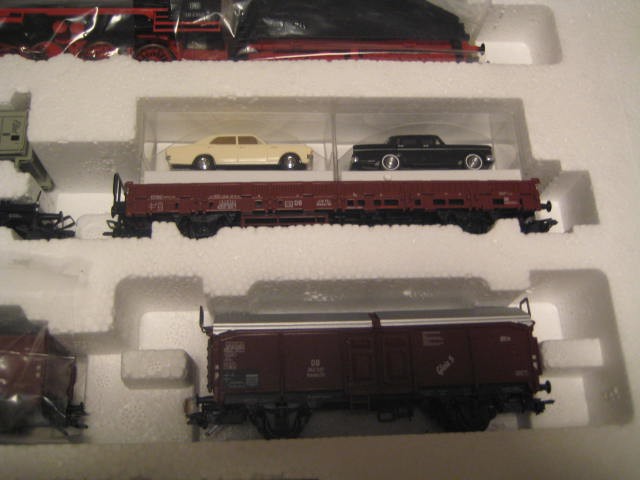 Marklin H0 DB Cl 50 Steam Lok w/Telex coupler & Freight cars from 29825 Set LN