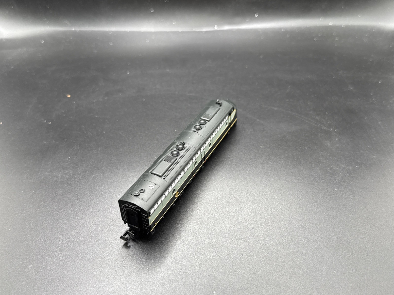 N Scale Life-Like 7186 Erie Railway E8A Diesel Locomotive #824 – READ F.29