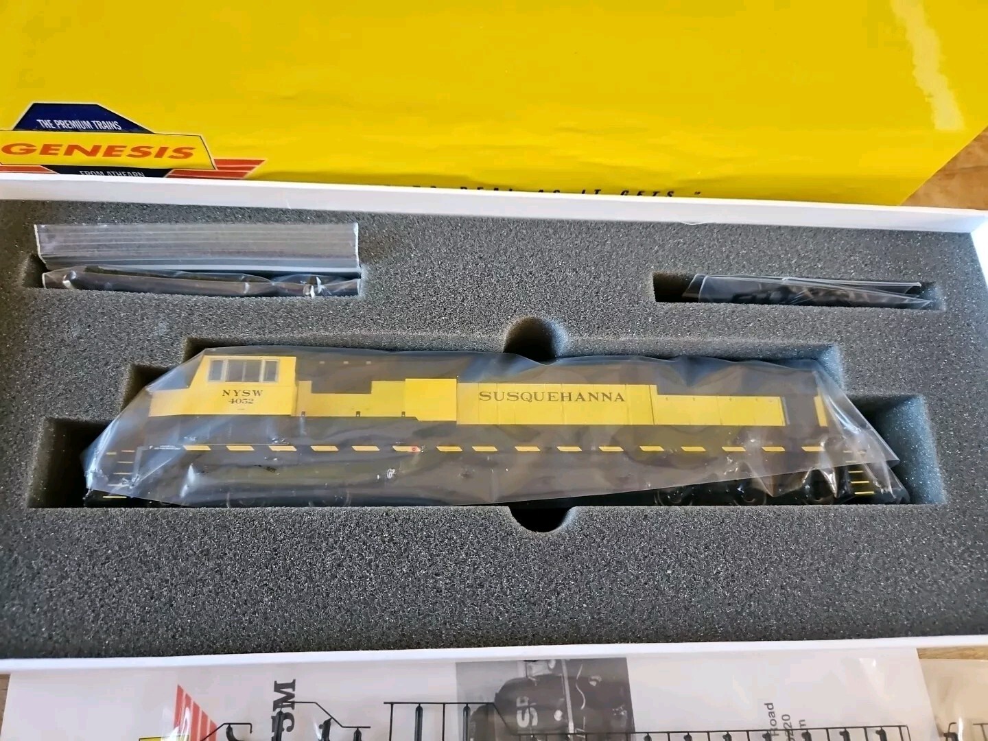 Athearn Genesis EMD SD70M Susquehanna #4052 0G6129 HO Locomotive NEW IN BOX