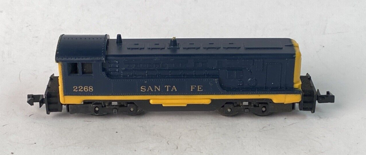 Arnold Rapido N Baldwin Diesel 2268 Santa Fe Runs Body Warped On Sides