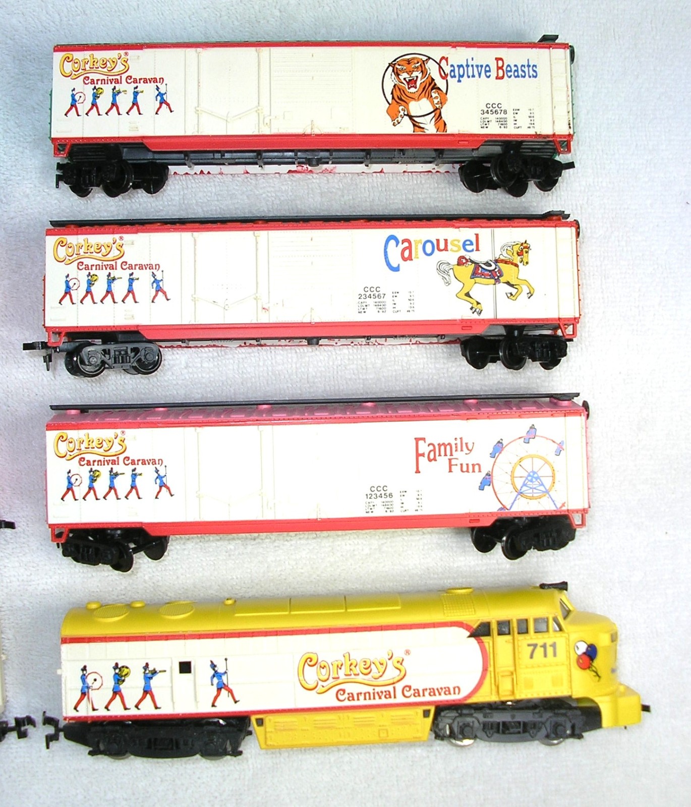 IHC/Mehano DL-109 Style #711 Corkey’s Carnival Caravan (2), Slovenia, NO Caboose