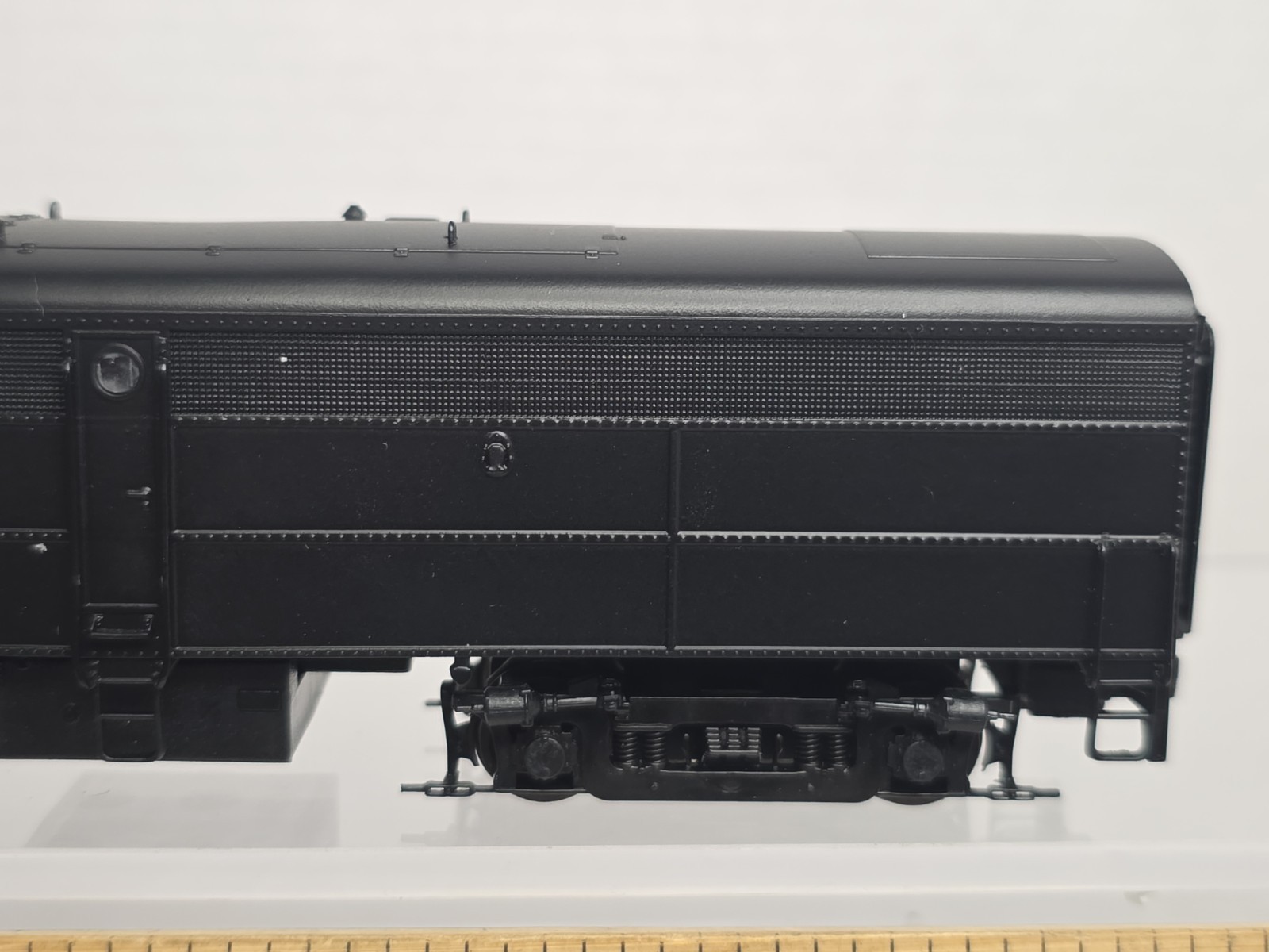 Proto 2000 HO Scale 8393 Undecorated Dummy FB-2 B Unit Diesel Locomotive NOS