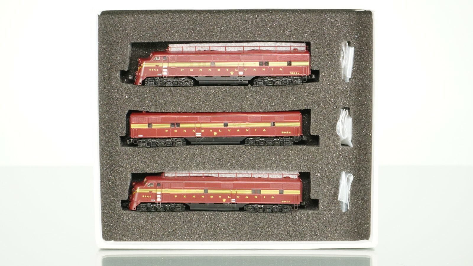AZL AJIN Precision Brass E7A-E7B-E7A set Pennsylvania PRR Z scale