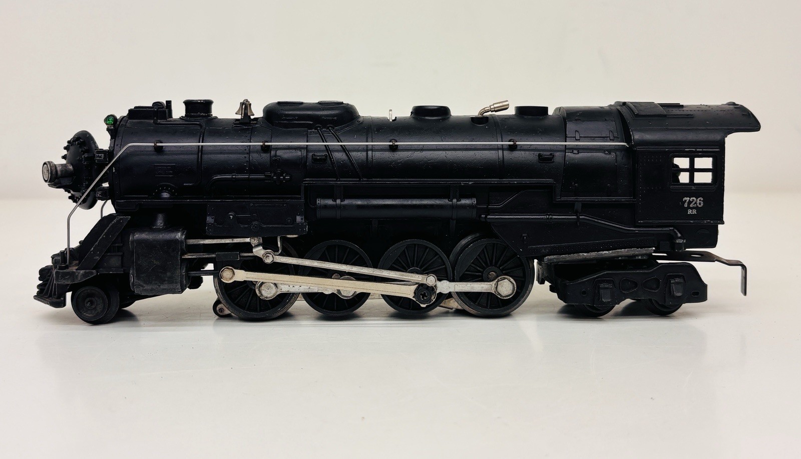 Lionel Postwar 2-8-4 Berkshire Steam Locomotive 726RR & Whistle Tender 2046W