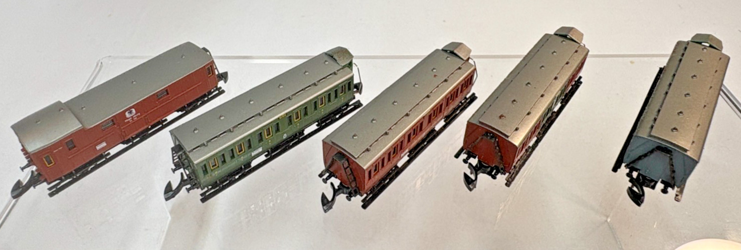 Z Scale Marklin Mini-Club 8104 Steam Passenger Train Set