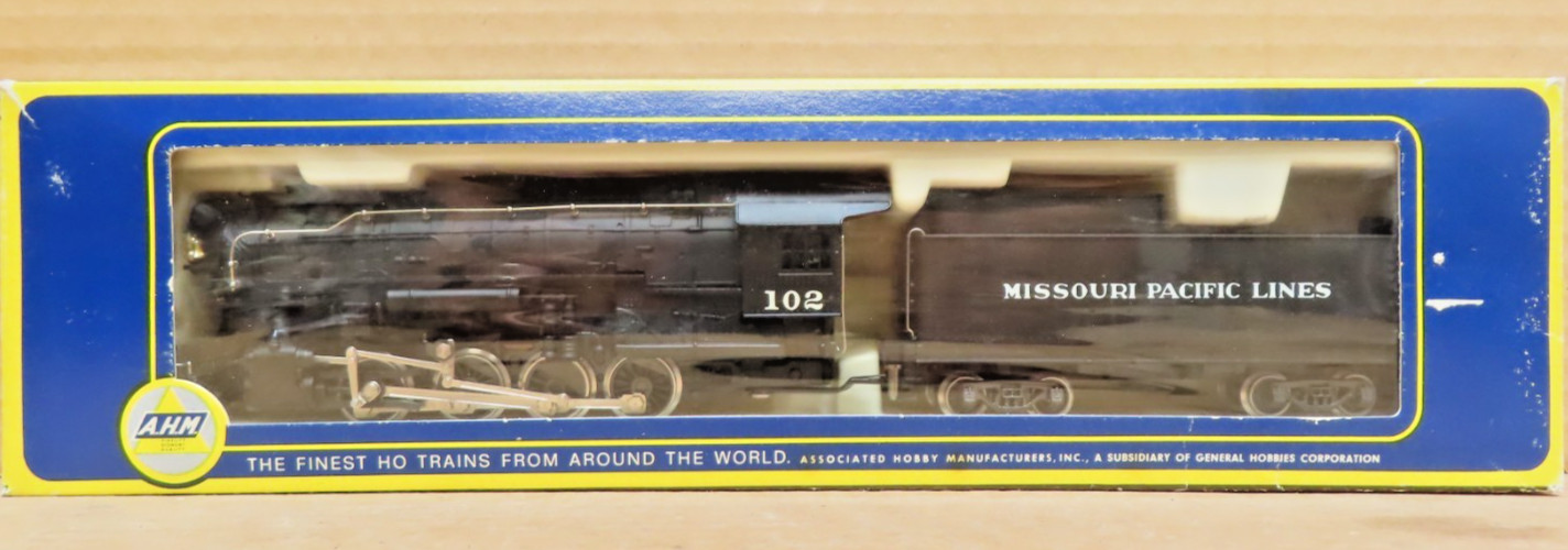 AHM-HO-0-8-0 Switcher Mint in Box #5082-D MISSOURI PACIFIC #102 HO SCALE