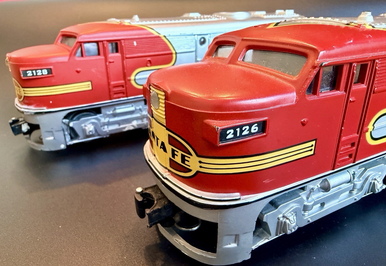 K-Line Santa Fe Alco A-A Diesel Locomotive Set 2126 Powered 2128 Dummy O Gauge